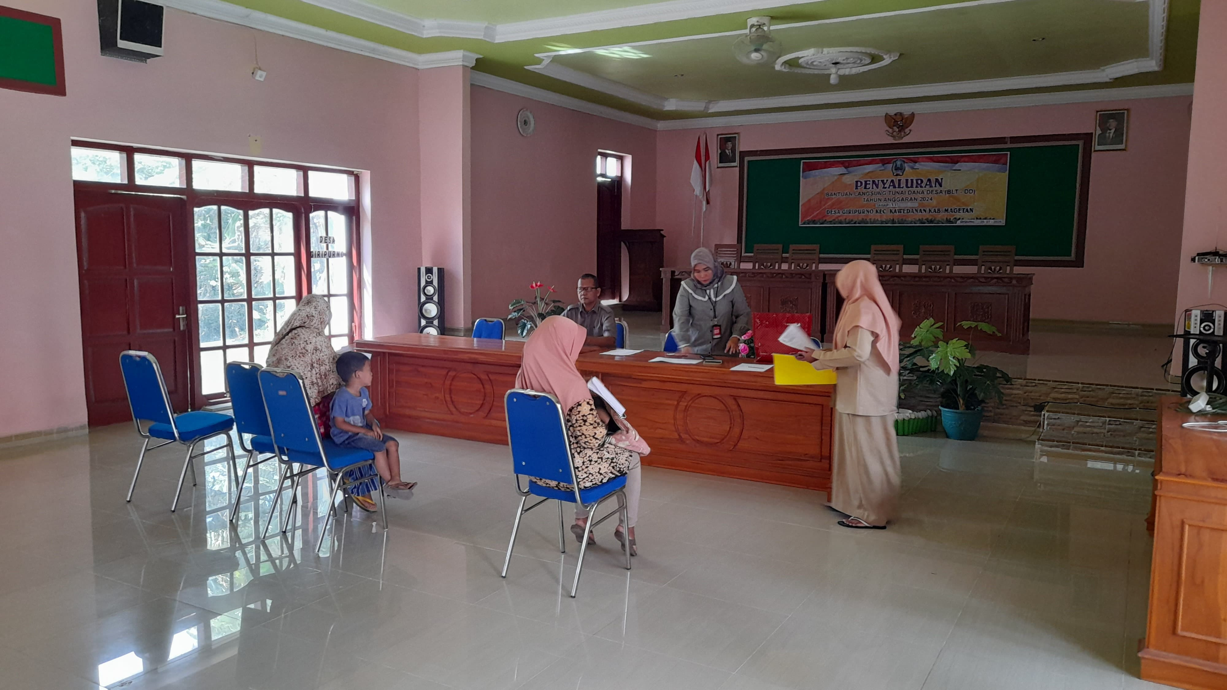PENYALURAN BANTUAN LANGSUNG TUNAI DANA DESA TAHUN ANGGARAN 2025 TAHAP VII